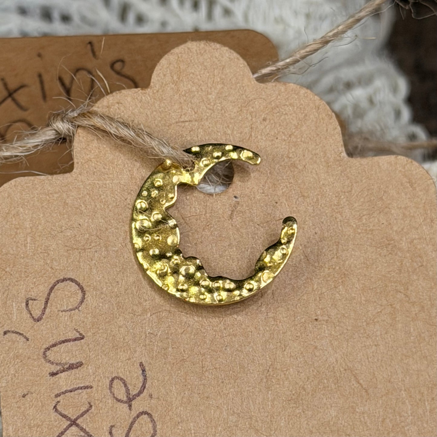 MoonVixin’s Essence – Handmade CBD Herbal Soaps - Single rounds